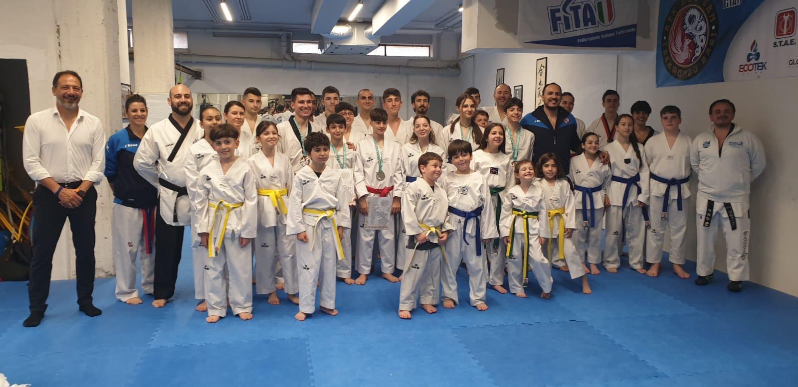 Team con l'assessore allo sport Pietro Petruzzelli